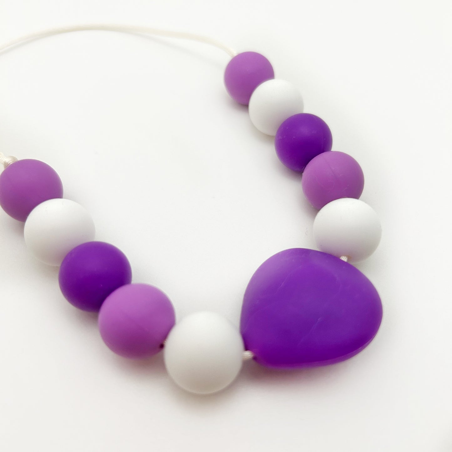 Chewable Purple Sensory Necklace | Non-Toxic Silicone Beads | Hair-Pull Free Design