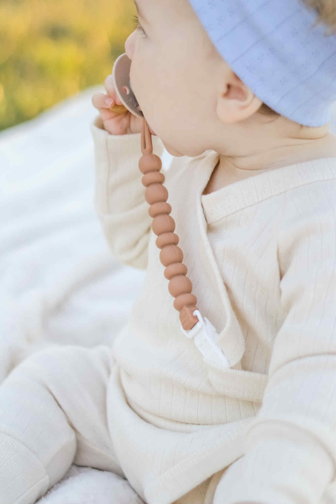 Gummy Chic Silicone Pacifier Clip: Stylish and Practical Baby Accessory