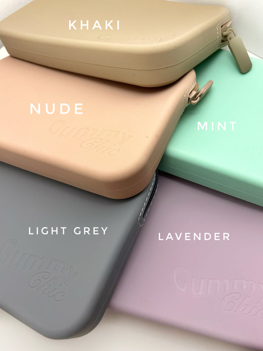 Chic Pouch: Multi Purpose Silicone Bag for Everyday Use