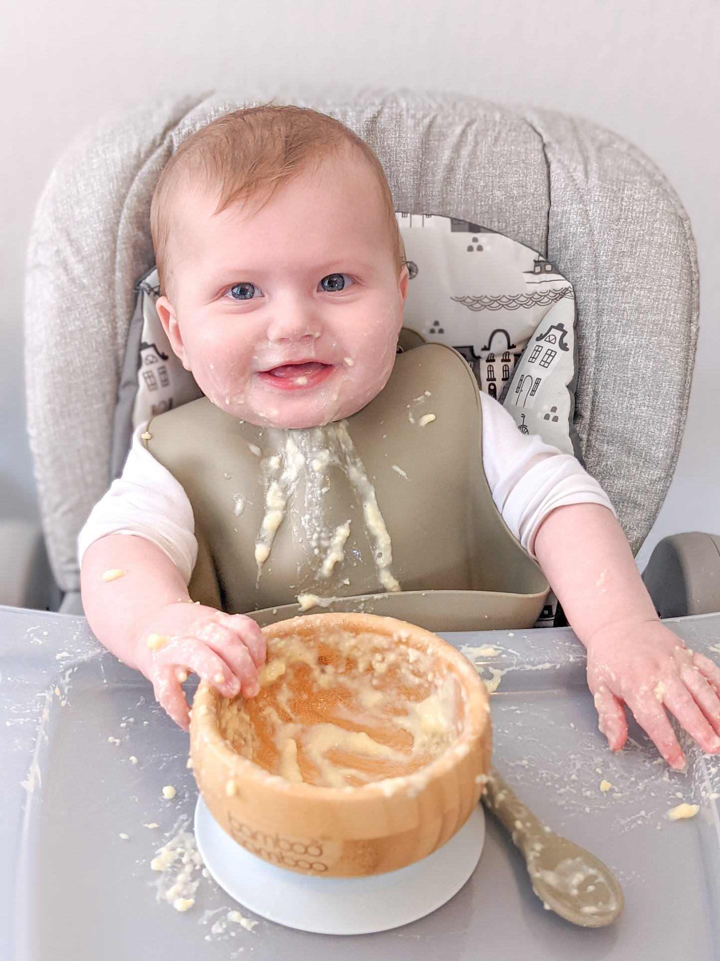 Silicone Bucket Bib: Easy-to-Clean Baby Bib for Mess-Free Meals