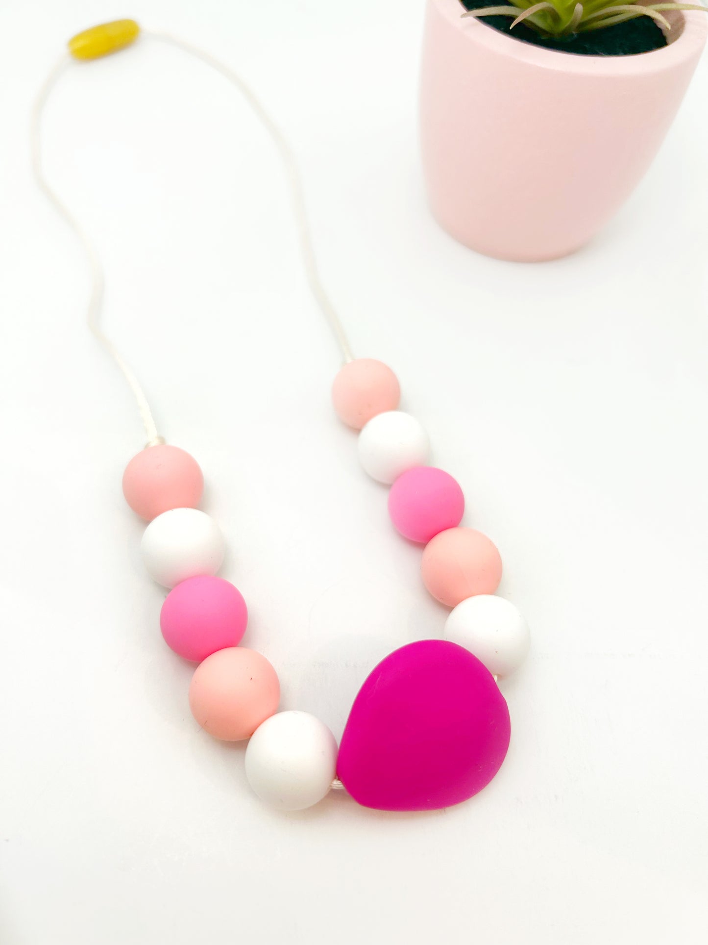 chew necklace pink sensory