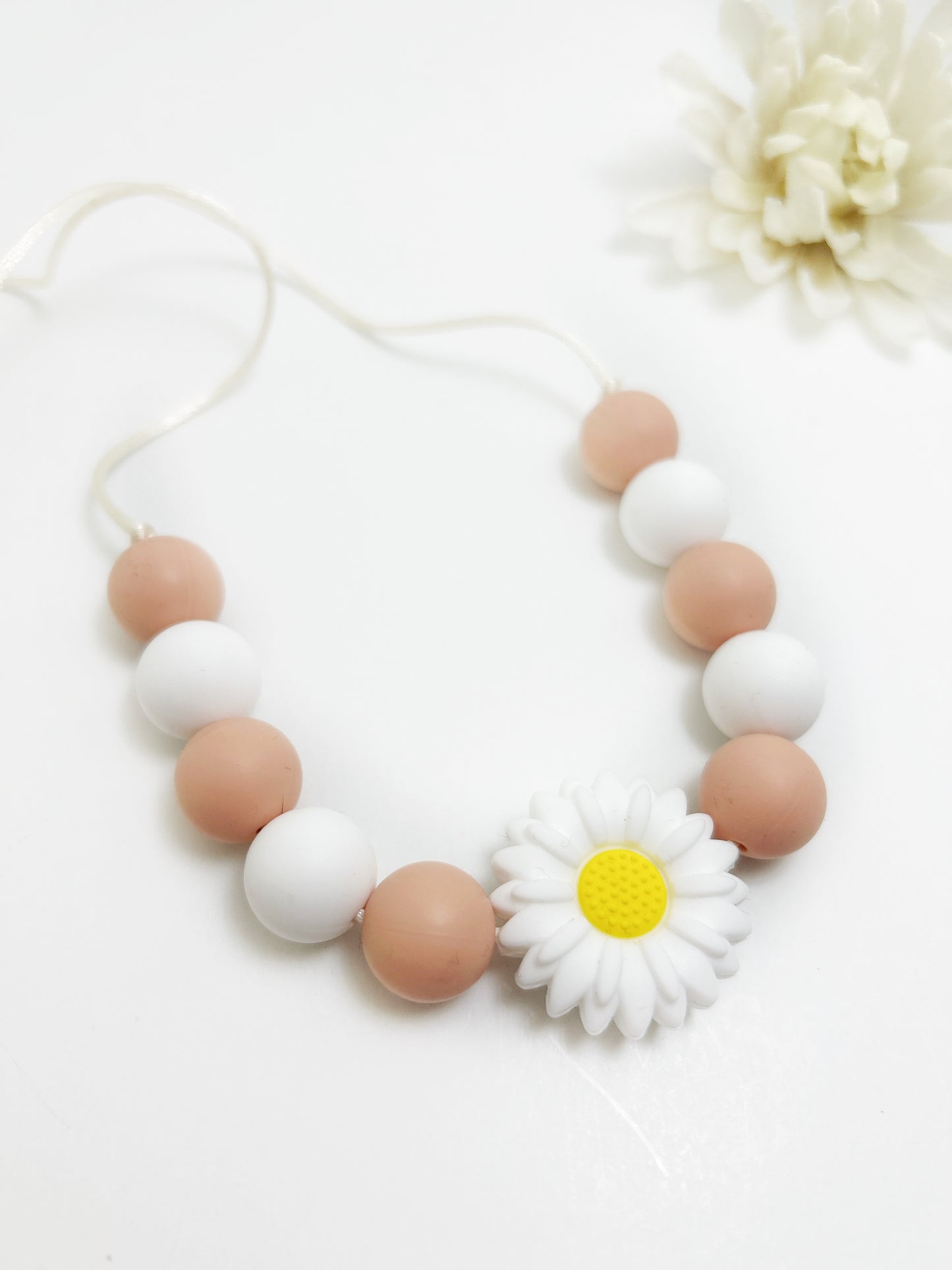 Daisy Sensory Chew Necklace for Kids | Kids Chewable Jewelry